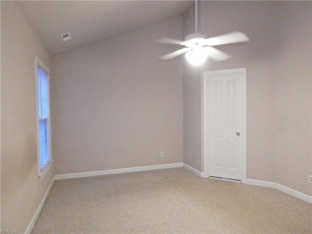 112 Pine Creek DR, Hampton, VA 23669