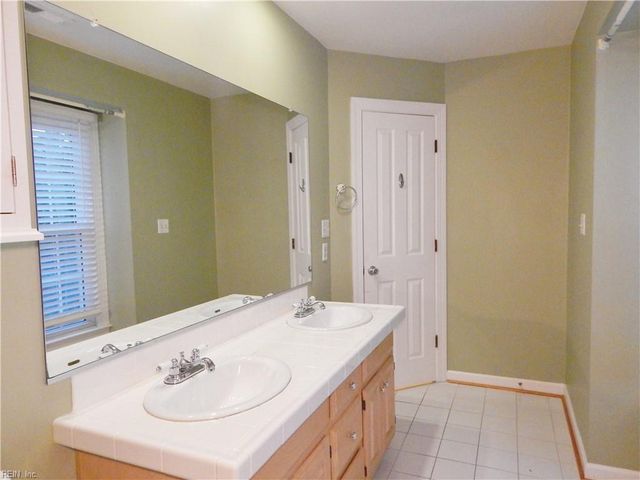 112 Pine Creek DR, Hampton, VA 23669