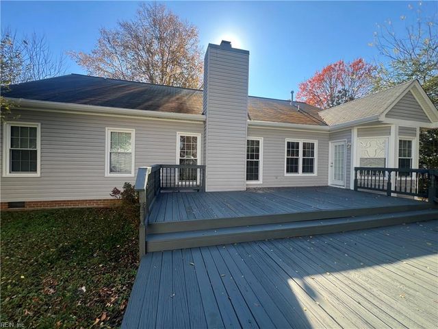 112 Pine Creek DR, Hampton, VA 23669