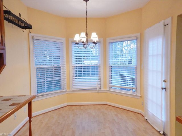 112 Pine Creek DR, Hampton, VA 23669