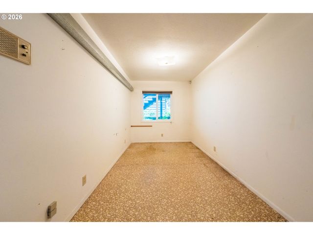 3027 Ne 32ND Dr, Lincoln City, OR 97367