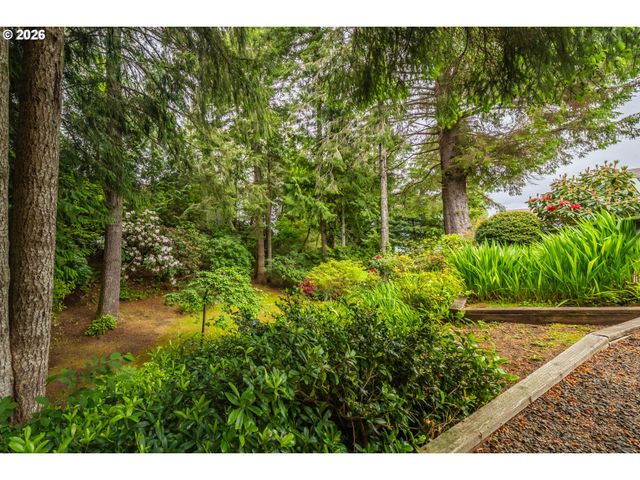 3027 Ne 32ND Dr, Lincoln City, OR 97367