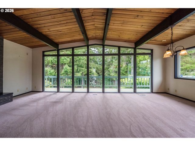 3027 Ne 32ND Dr, Lincoln City, OR 97367
