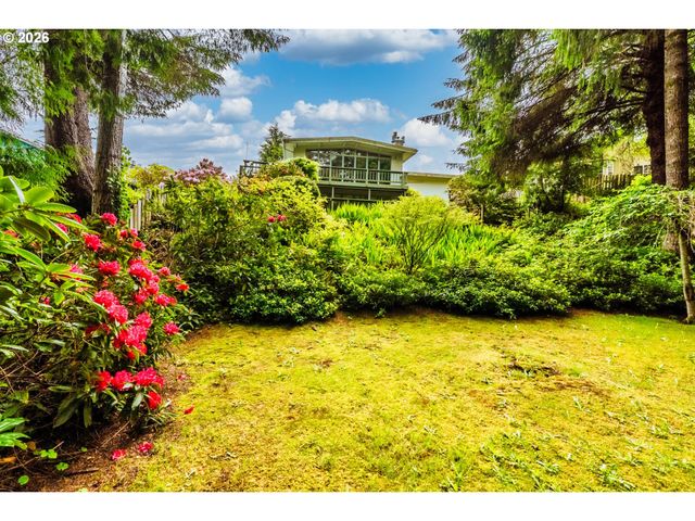 3027 Ne 32ND Dr, Lincoln City, OR 97367