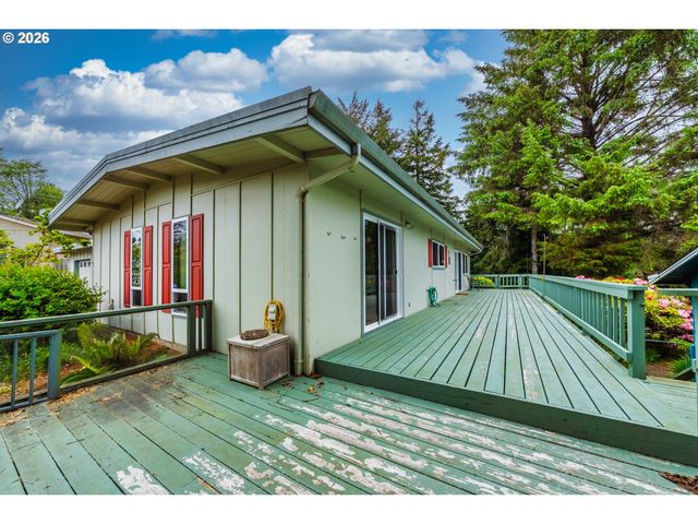 3027 Ne 32ND Dr, Lincoln City, OR 97367