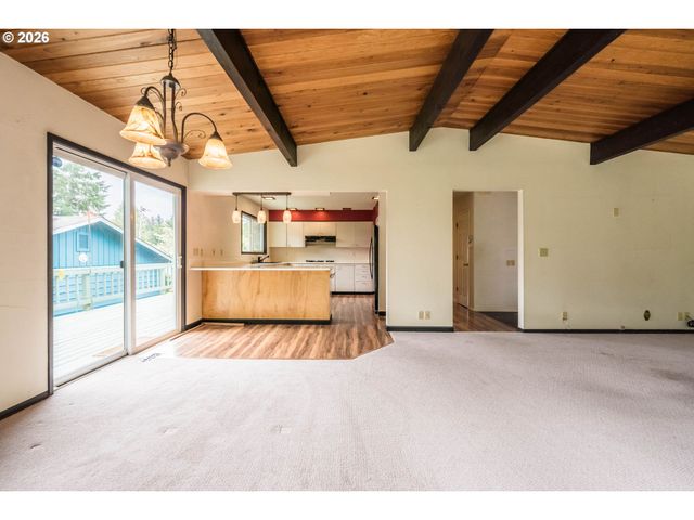 3027 Ne 32ND Dr, Lincoln City, OR 97367