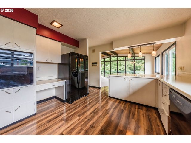 3027 Ne 32ND Dr, Lincoln City, OR 97367