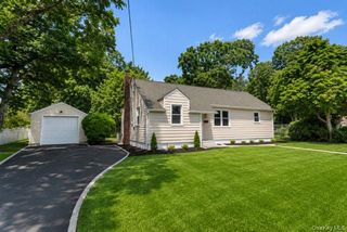 1340 Manor Lane, Bay Shore, NY 11706