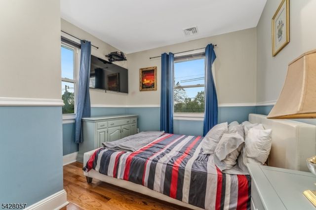 119 Edgewood Rd, Linden City, NJ 07036