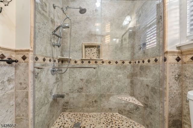 119 Edgewood Rd, Linden City, NJ 07036