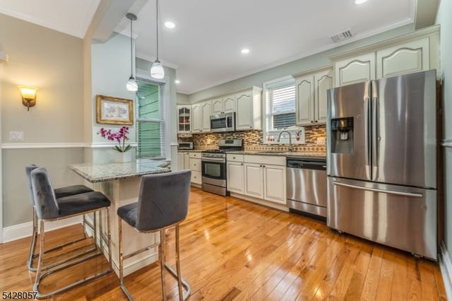 119 Edgewood Rd, Linden City, NJ 07036