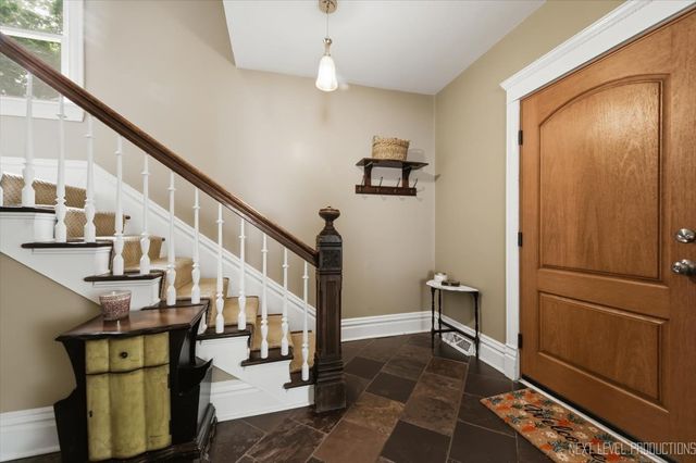 722 Garfield Avenue, Aurora, IL 60506