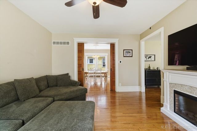 722 Garfield Avenue, Aurora, IL 60506
