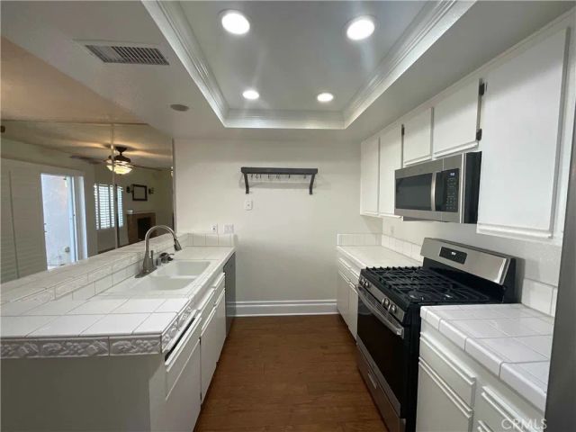 543 Victoria Street H, Costa Mesa, CA 92627