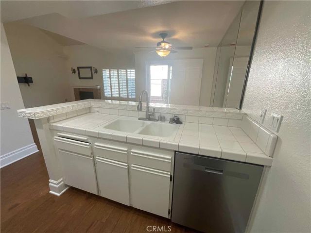 543 Victoria Street H, Costa Mesa, CA 92627