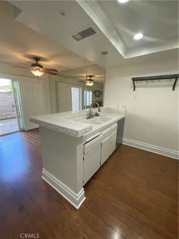 543 Victoria Street H, Costa Mesa, CA 92627
