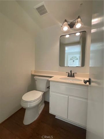 543 Victoria Street H, Costa Mesa, CA 92627