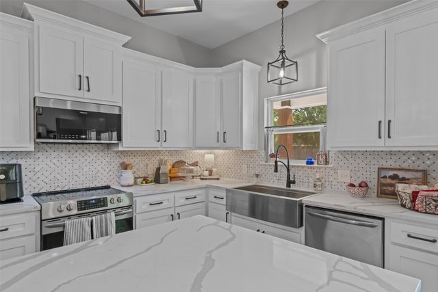 325 Berryhill Drive, Springtown, TX 76082