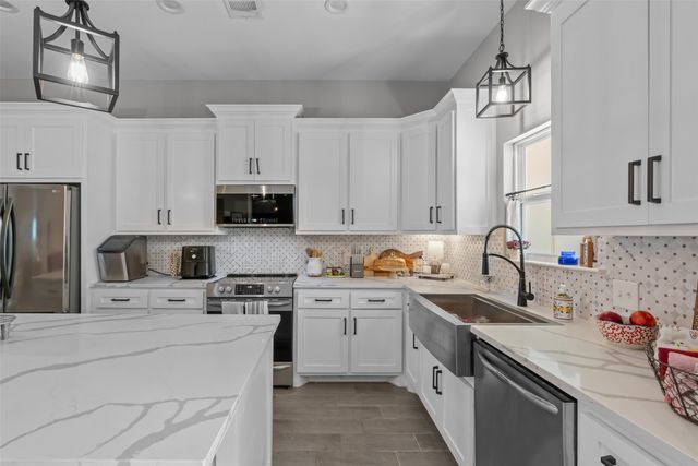 325 Berryhill Drive, Springtown, TX 76082