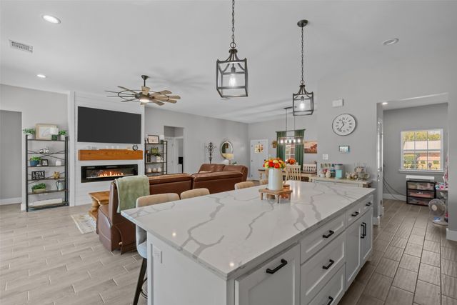 325 Berryhill Drive, Springtown, TX 76082