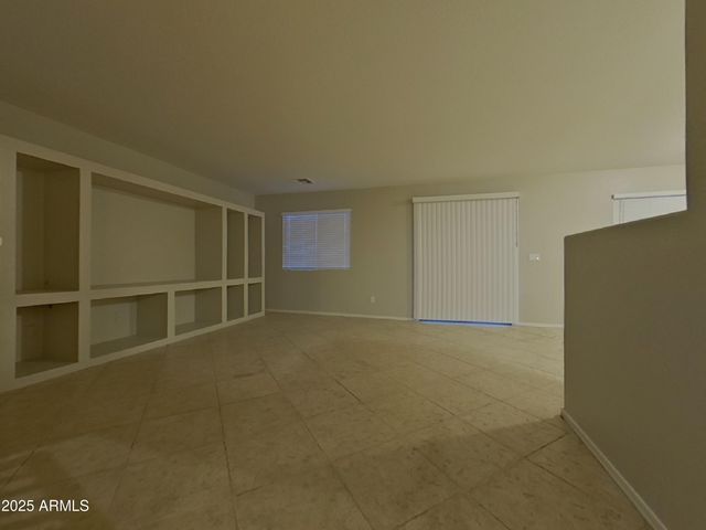 8332 W CROWN KING Road, Tolleson, AZ 85353