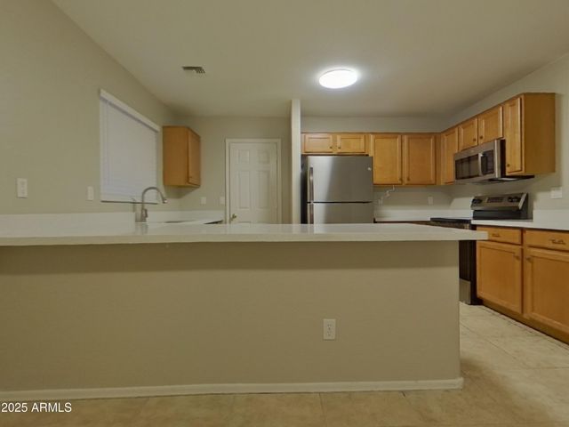 8332 W CROWN KING Road, Tolleson, AZ 85353