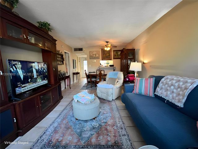 5181 W Oakland Park Boulevard 206, Lauderdale Lakes, FL 33313