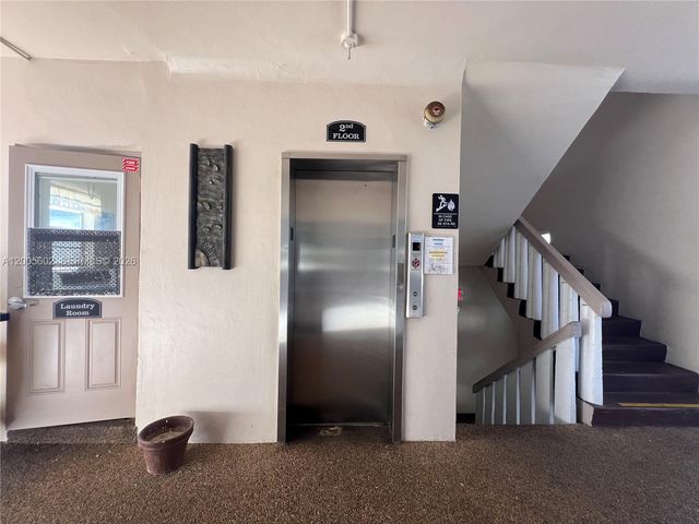 5181 W Oakland Park Boulevard 206, Lauderdale Lakes, FL 33313