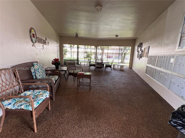 5181 W Oakland Park Boulevard 206, Lauderdale Lakes, FL 33313