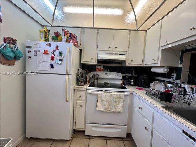 5181 W Oakland Park Boulevard 206, Lauderdale Lakes, FL 33313