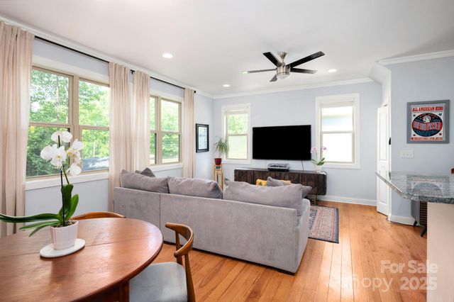 20 Central Avenue W, Asheville, NC 28806