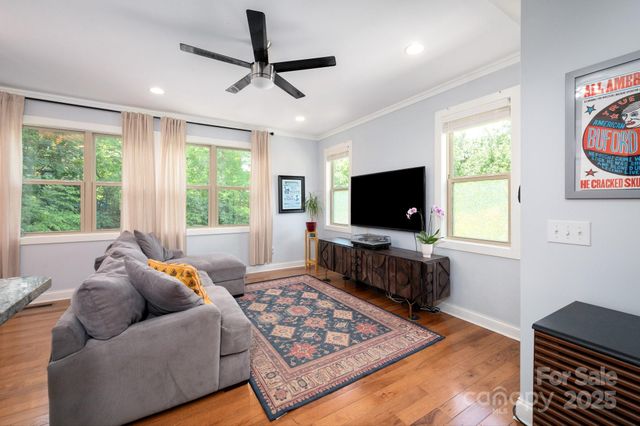 20 Central Avenue W, Asheville, NC 28806