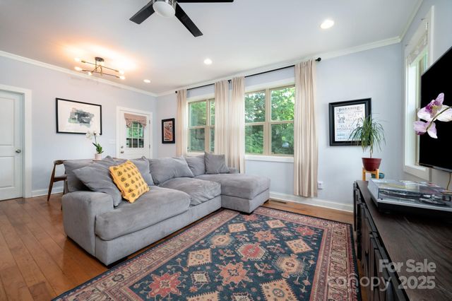 20 Central Avenue W, Asheville, NC 28806