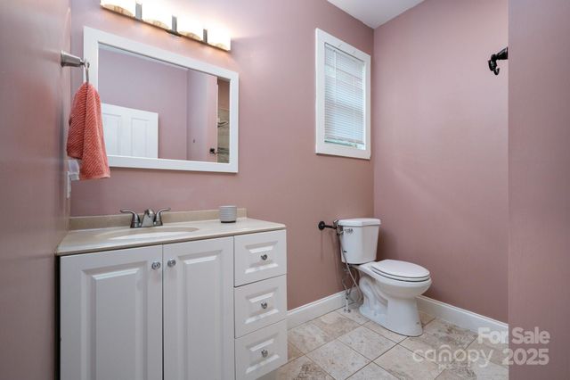 20 Central Avenue W, Asheville, NC 28806