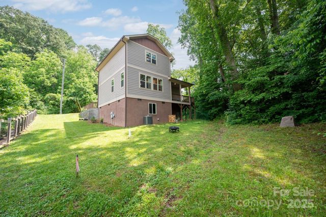 20 Central Avenue W, Asheville, NC 28806