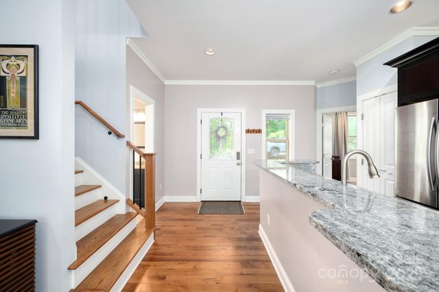 20 Central Avenue W, Asheville, NC 28806