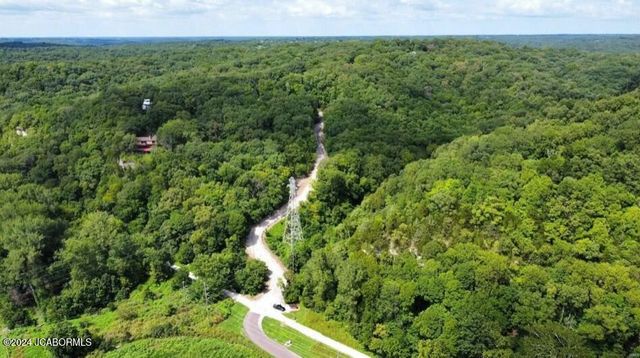 27 WALNUT, Holts Summit, MO 65043