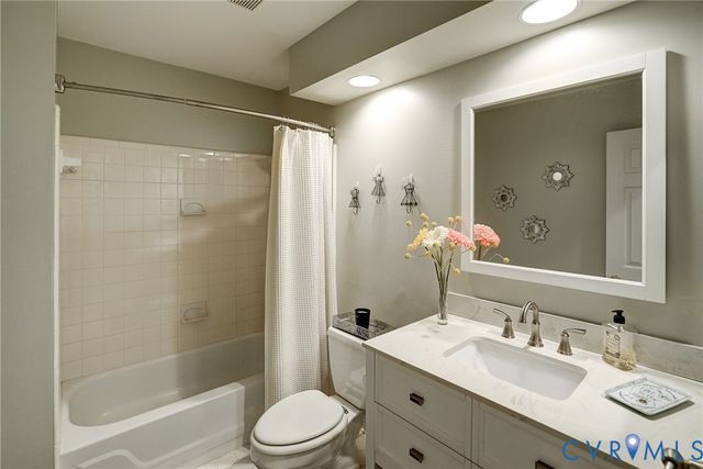 1802 Buttonwood Dr, Henrico, VA 23238