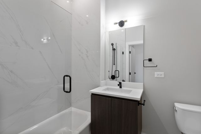 2505 W Farragut Avenue 410, Chicago, IL 60625