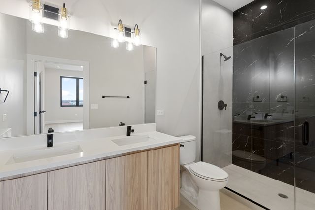 2505 W Farragut Avenue 410, Chicago, IL 60625