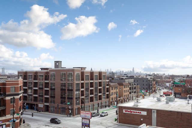2505 W Farragut Avenue 410, Chicago, IL 60625
