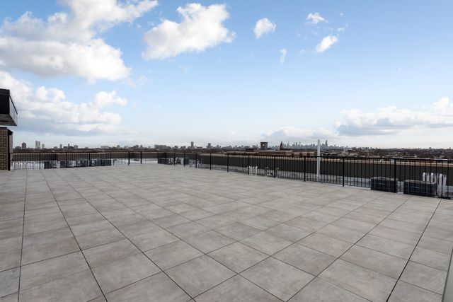 2505 W Farragut Avenue 410, Chicago, IL 60625