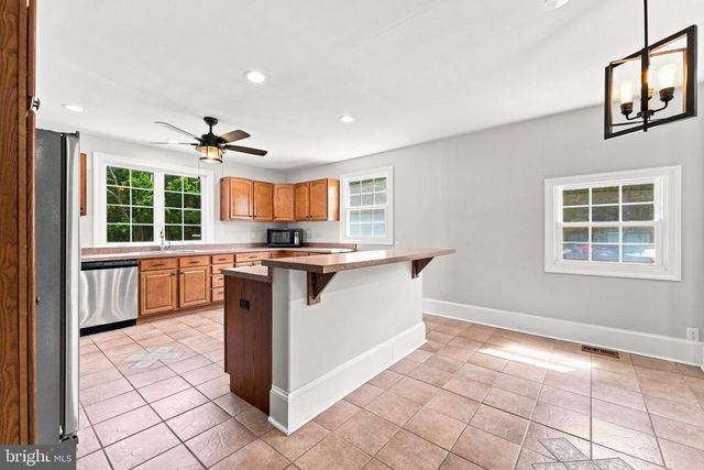 8 SEELEY RD, Bridgeton, NJ 08302