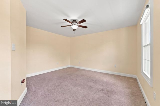 8 SEELEY RD, Bridgeton, NJ 08302