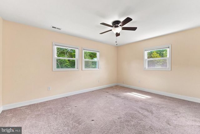 8 SEELEY RD, Bridgeton, NJ 08302