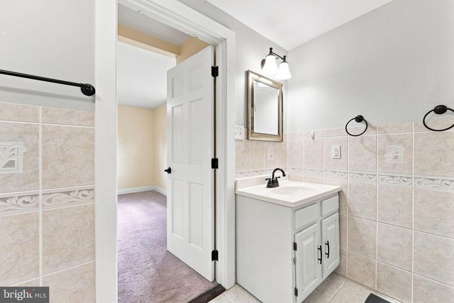 8 SEELEY RD, Bridgeton, NJ 08302
