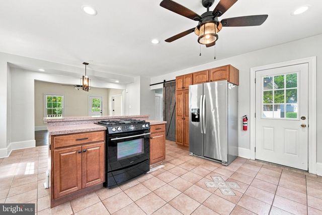 8 SEELEY RD, Bridgeton, NJ 08302