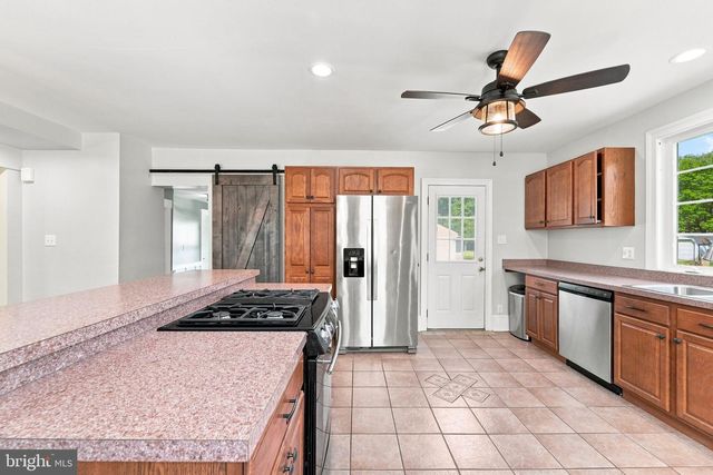 8 SEELEY RD, Bridgeton, NJ 08302