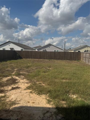 68 Road 51026, Cleveland, TX 77327