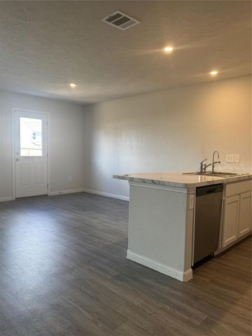 68 Road 51026, Cleveland, TX 77327